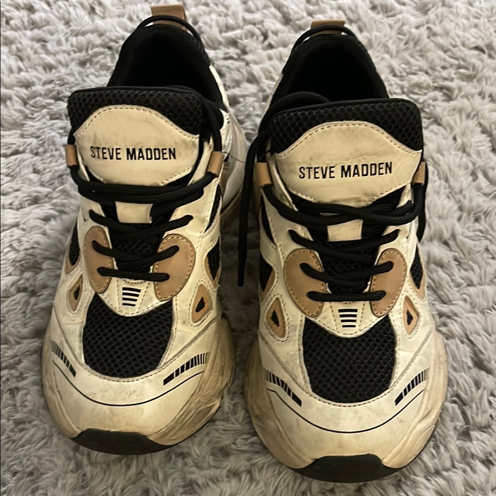 Steve Madden Black and Cream Sneakers